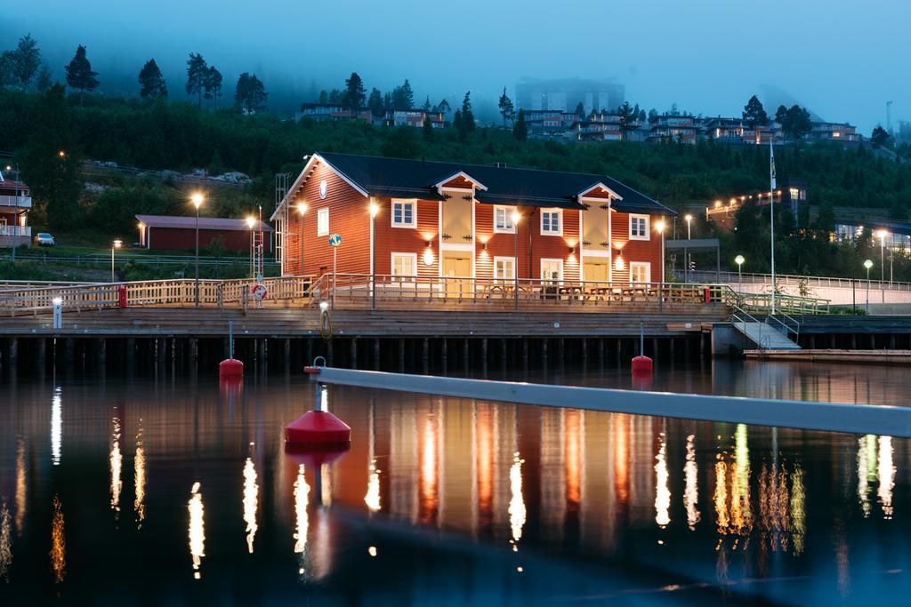 Albergue Oernskoeldsviks Gaesthamn Exterior foto
